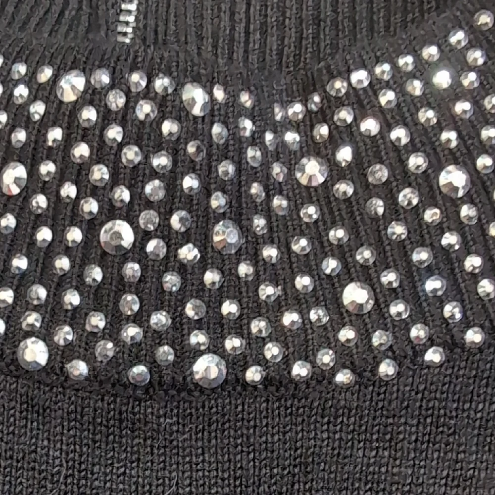 Carmen Marc Valvo Black Fitted Tank Top with Embellished Mock Turtleneck Collar - Picture 3 of 8